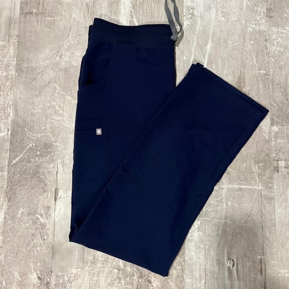 FIGS kade pants in the color navy size medium/regular :)